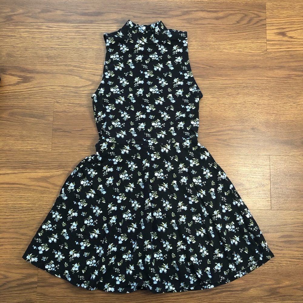 FOREVER21 mock neck dress